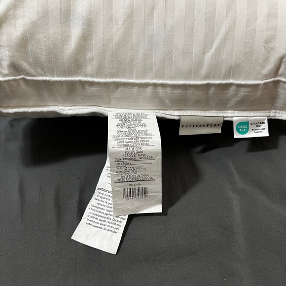 NEW! With tags Pottery Barn Classic 550 FP White Down Chamber Gusset Pillow King - Picture 9 of 10